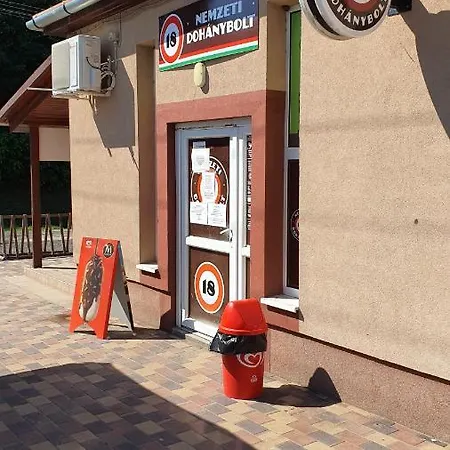 Kek Laguna Panzio Dombrád