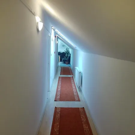 Alojamento de Acomodação e Pequeno-almoço Kék Lagúna Panzió
