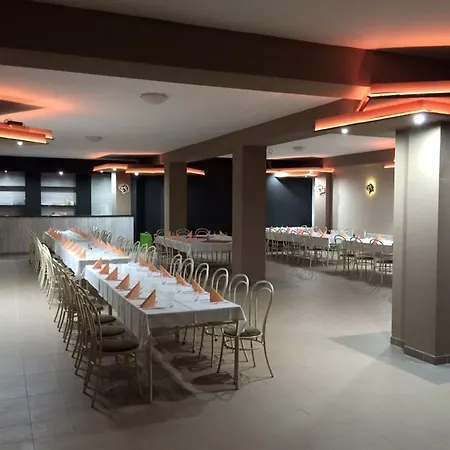 Kek Laguna Panzio Dombrád