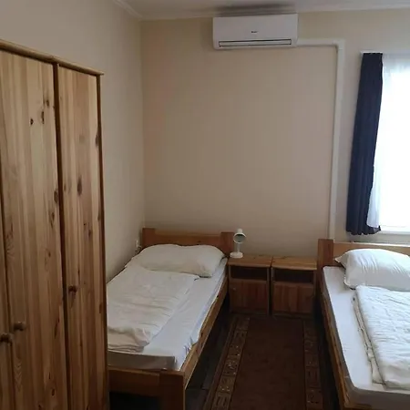 Kek Laguna Panzio Bed & Breakfast