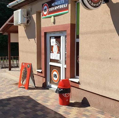 Kek Laguna Panzio Dombrád