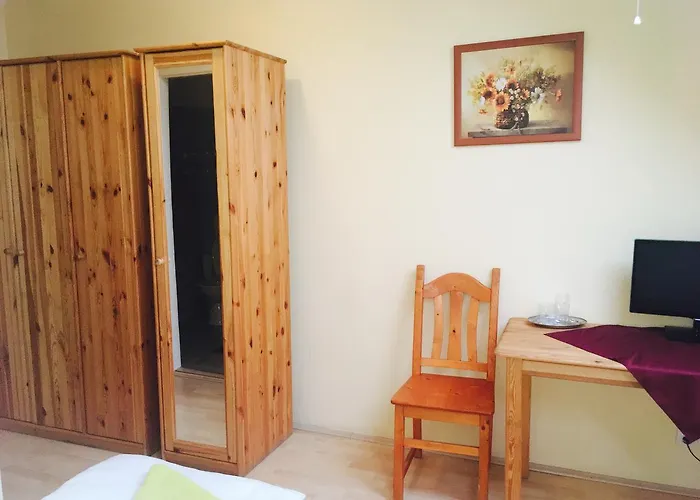 Kek Laguna Panzio Frühstückspension Dombrád