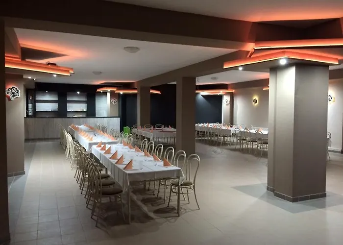 Kek Laguna Panzio Dombrád