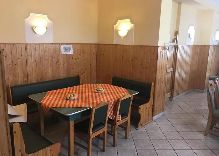 Couette-café Kék Lagúna Panzió 3*